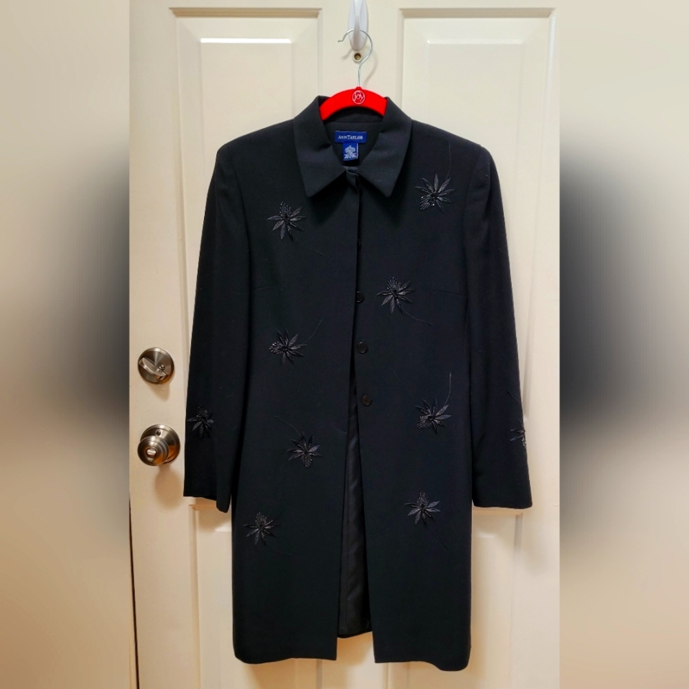Ann Taylor Women's Long Black  Jacket/Blazer, Sz 4 Collector's item, worn 2x